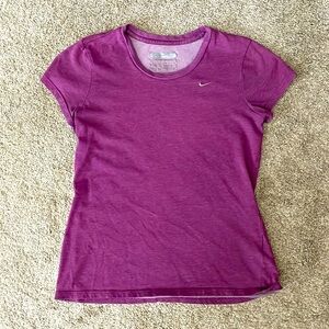 Nike Small Fit Dry women’s tee